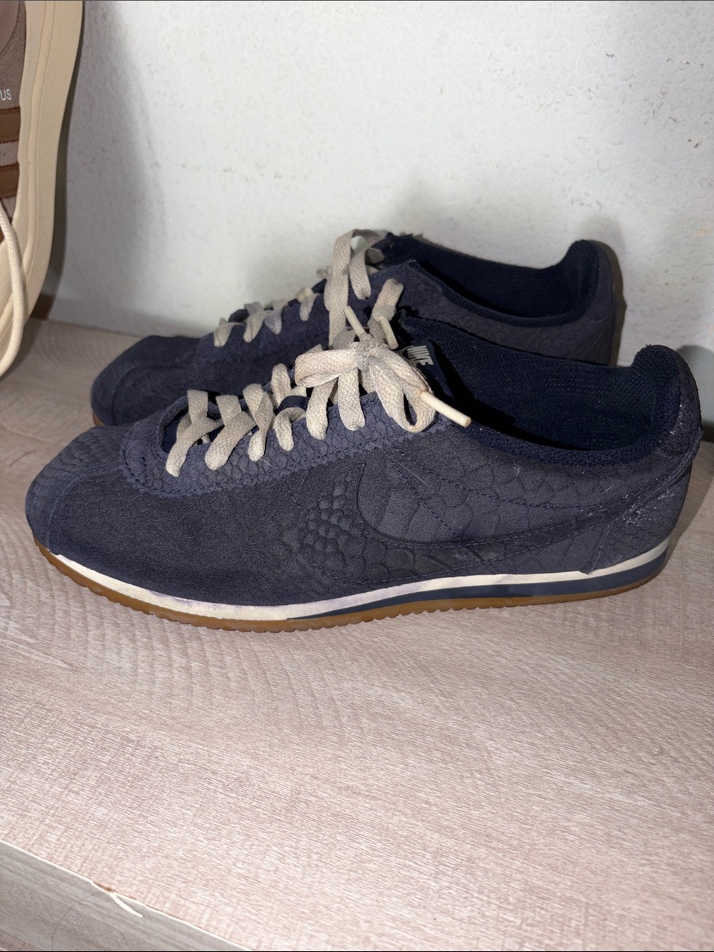 Mens 9.5  Blue and White croc Cortez fuzzy suede rare goat super rare